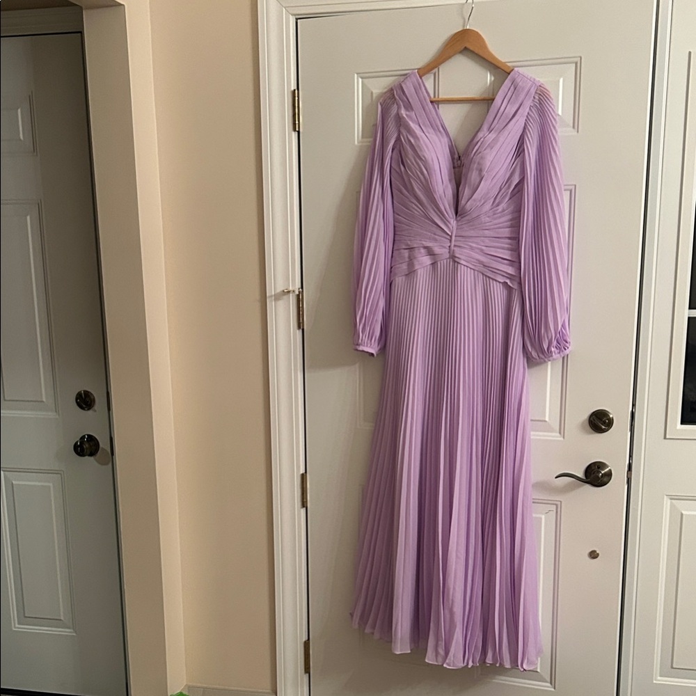 Lilac Pleated V-Neck Long Sleeve Maxi Dress